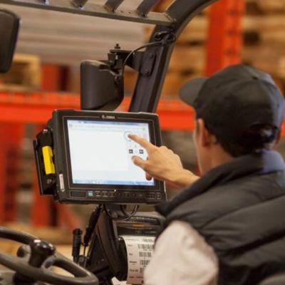 Support tablette, terminal, imprimante sur chariot élévateur